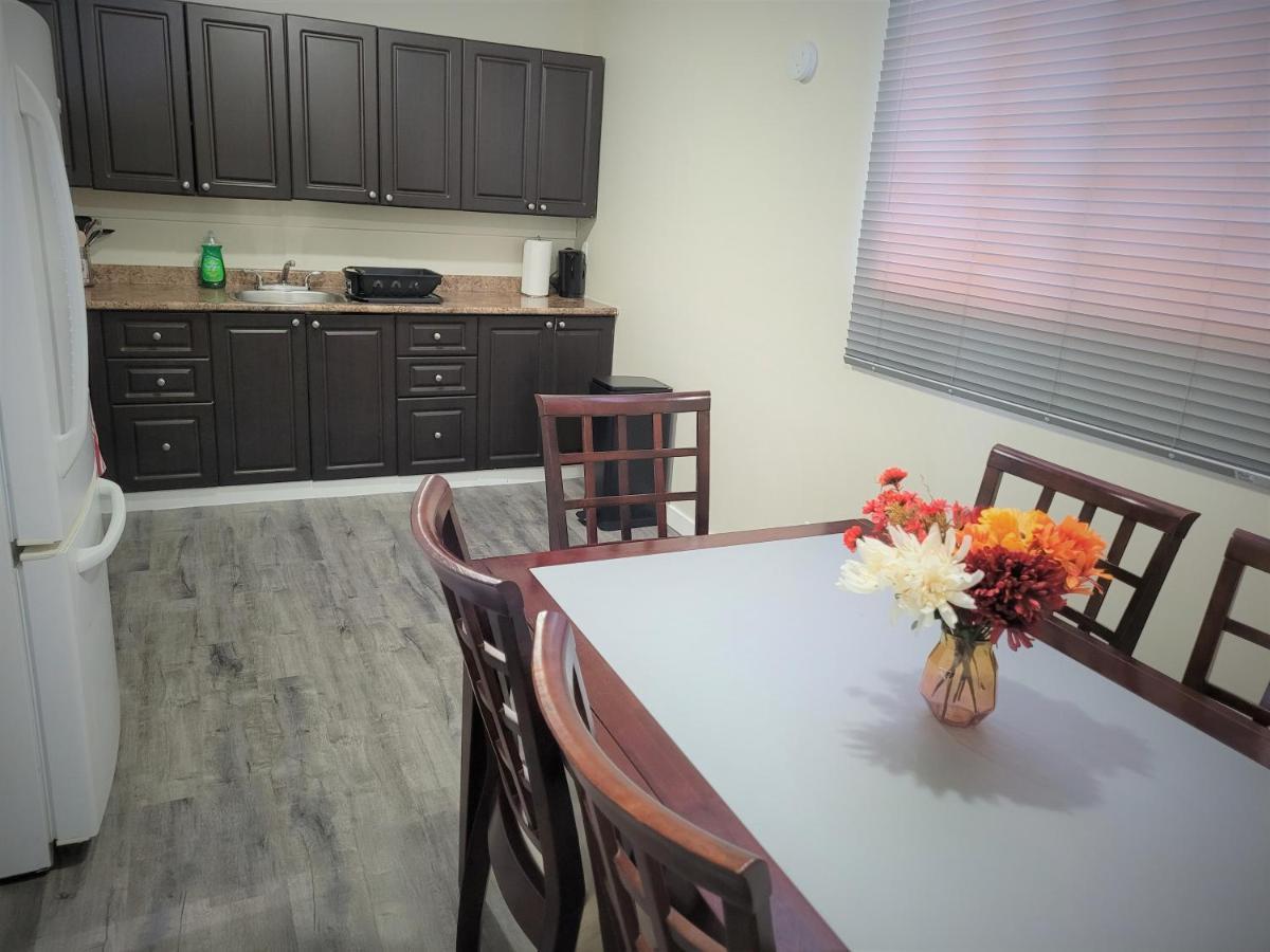 Cozy 4 Bedroom Townhouse - Peaceful Feel Of Home Γουίνιπεγκ Εξωτερικό φωτογραφία